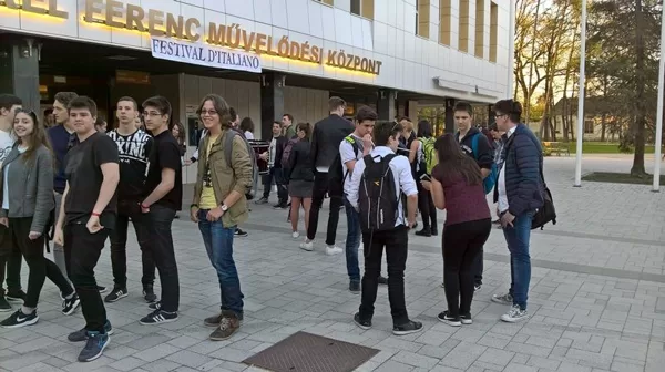 A szarvasi Vajda Péter Ev. Gimnázium diákjai