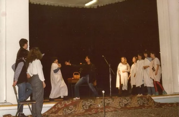 Nagy Lajos Gimnázium 1986 - JAG 4A Madách feldolgozás a színpadon