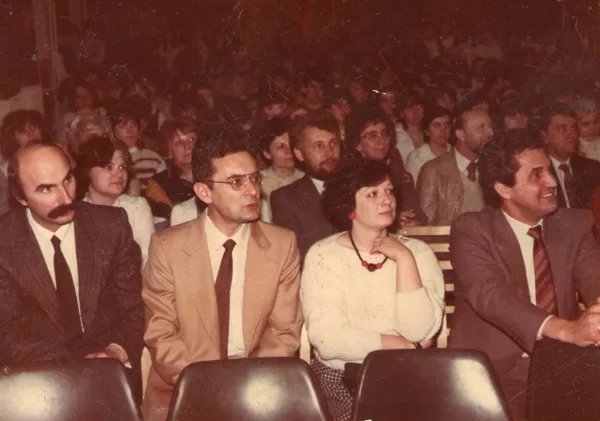 A díjkiosztó ünnepség (hátrébb Ogonovsky Edit és Kotzián Tamás)